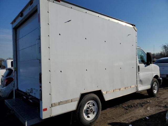 2011 GMC Savana Cutaway G3500