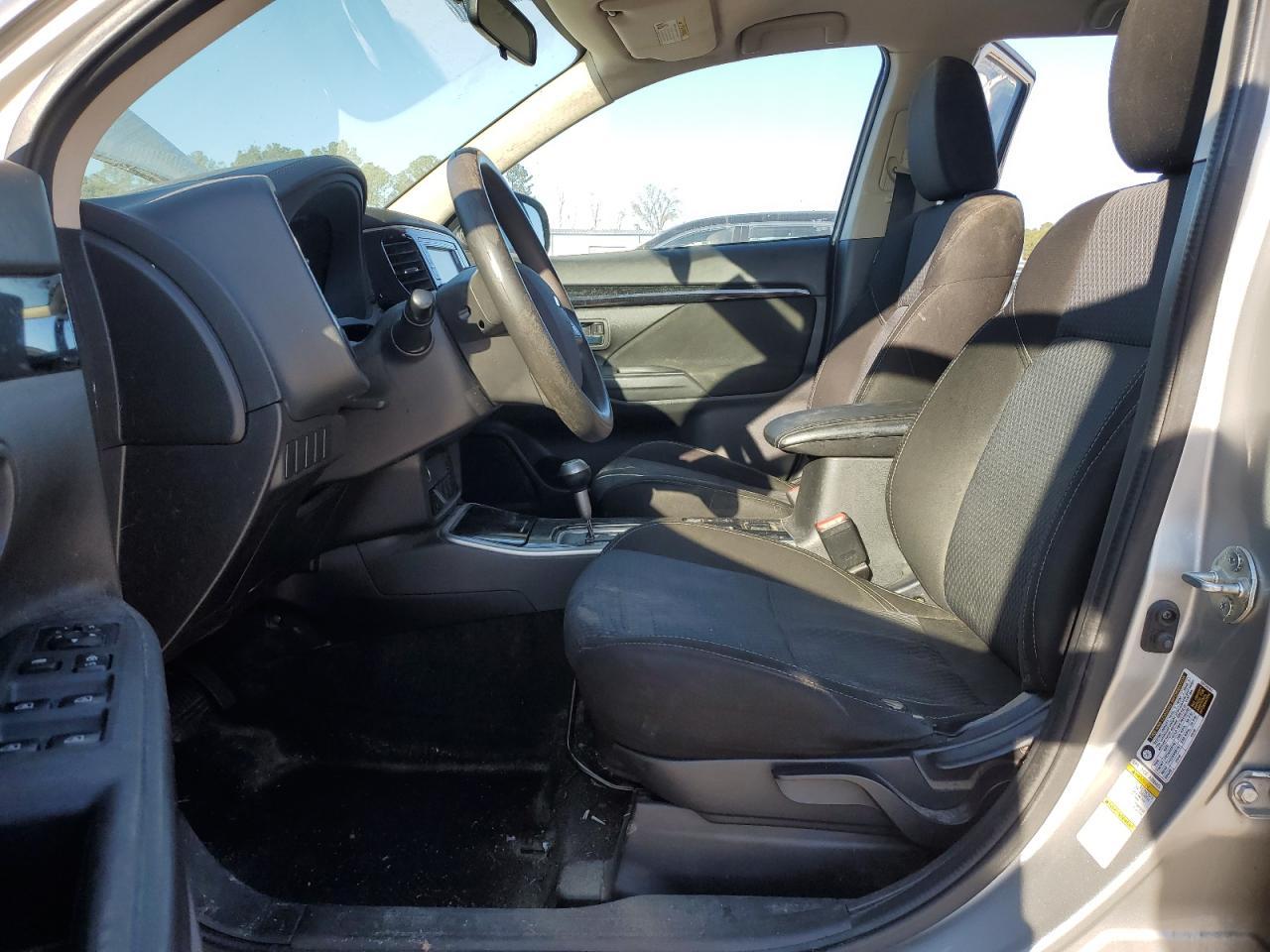 2019 Mitsubishi Outlander es
