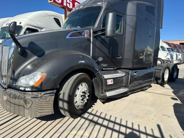 2016 Kenworth Construction T680