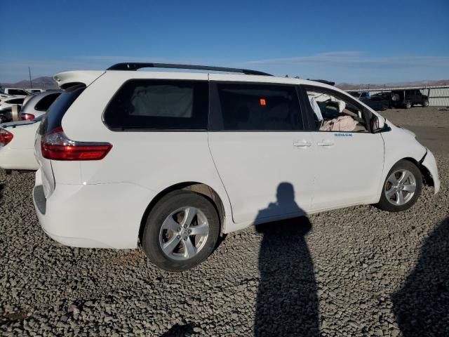 2015 Toyota Sienna LE