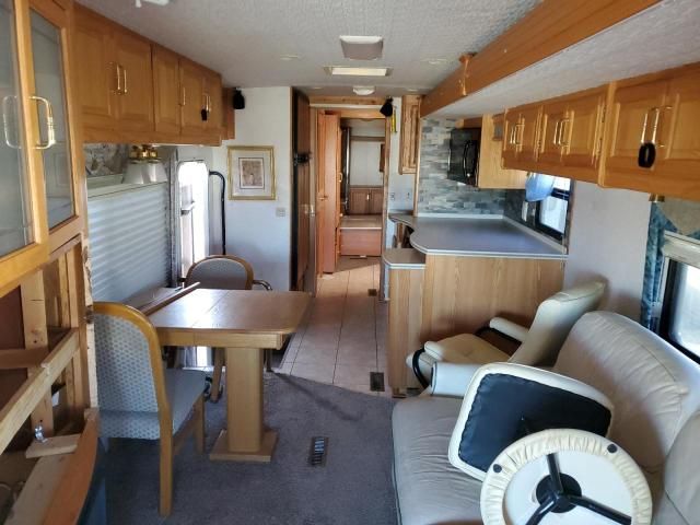 2003 Winnebago 2003 Workhorse Custom Chassis Motorhome Chassis W2