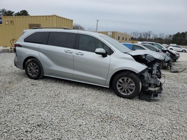 2021 Toyota Sienna XLE