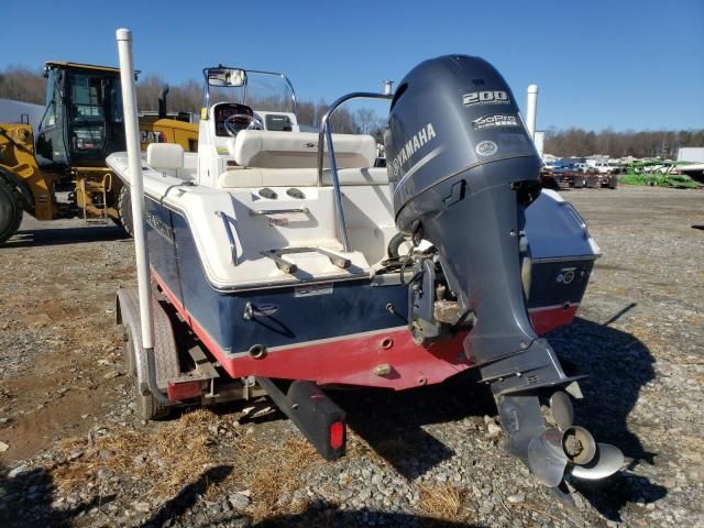 2013 Sea Hunt Boat