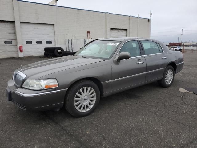 2004 Lincoln Town Car Executive