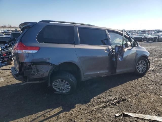 2014 Toyota Sienna XLE