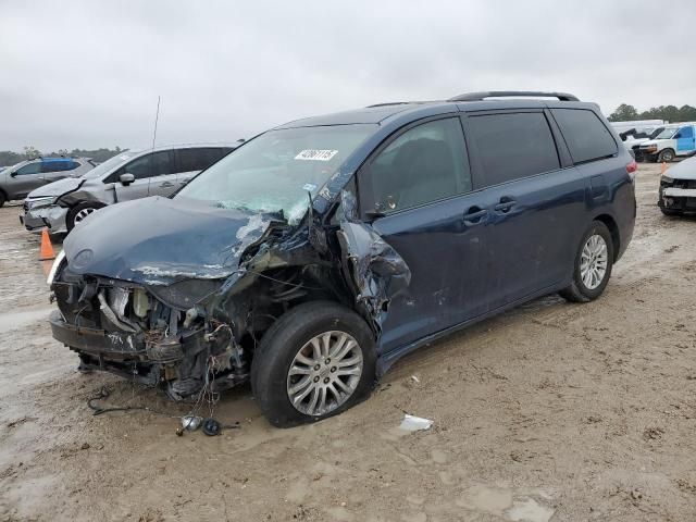 2012 Toyota Sienna XLE