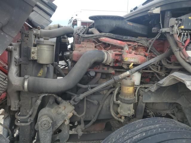 2018 International LT625