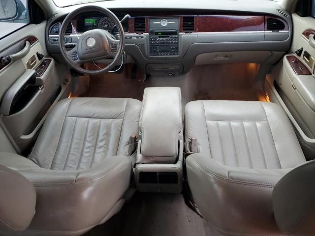 2004 Lincoln Town Car Executive