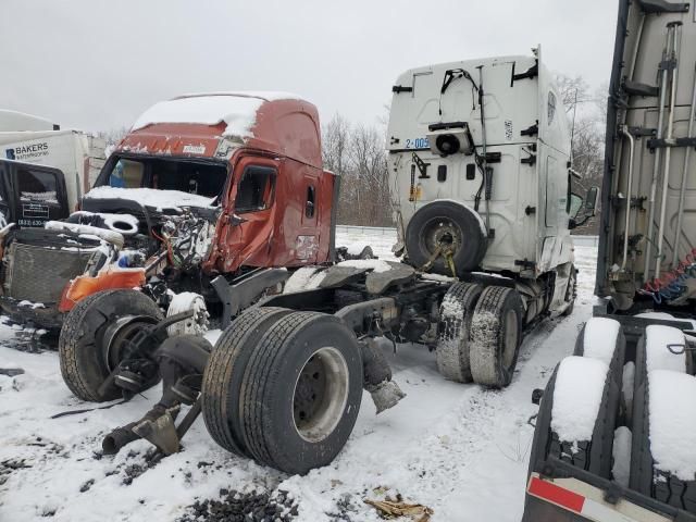 2012 Freightliner Cascadia 125