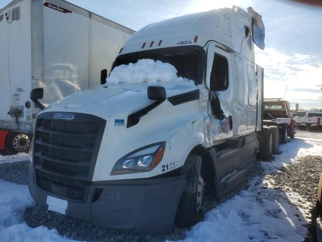 2021 Freightliner Cascadia 126