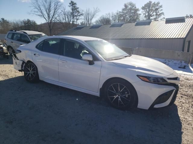 2022 Toyota Camry SE