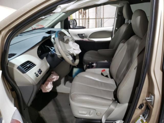 2013 Toyota Sienna XLE