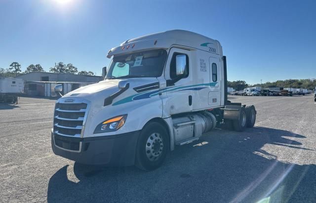 2019 Freightliner Cascadia 126