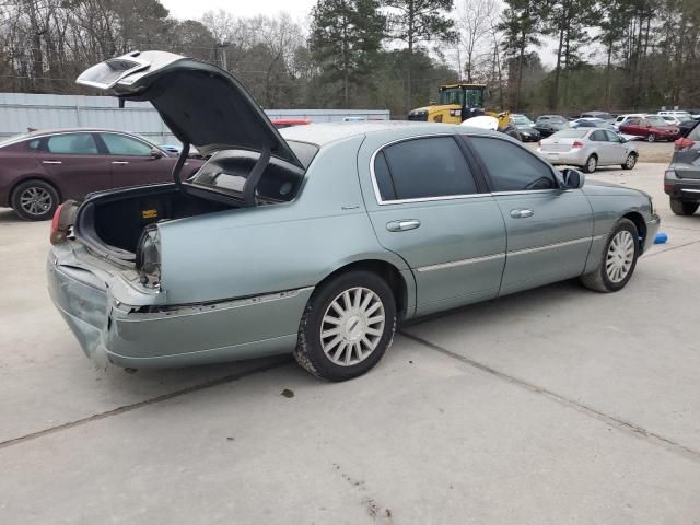 2004 Lincoln Town Car Executive