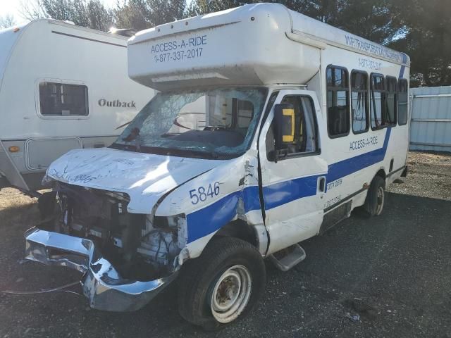 2019 Ford Econoline E350 Super Duty Cutaway Van