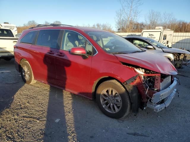 2024 Toyota Sienna LE