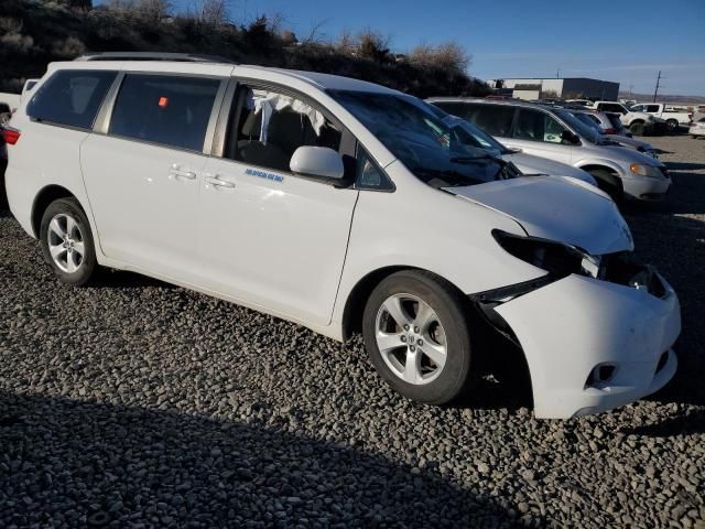 2015 Toyota Sienna LE