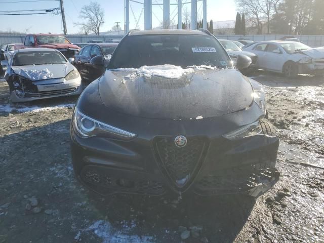 2022 Alfa Romeo Stelvio TI