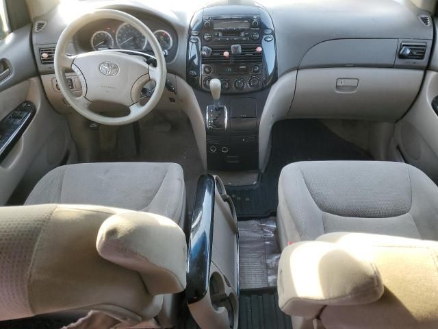 2005 Toyota Sienna CE