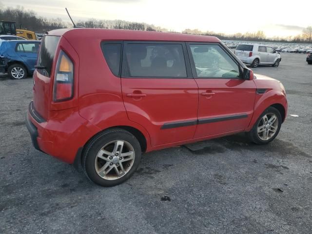 2011 KIA Soul +