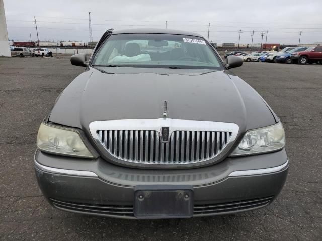 2004 Lincoln Town Car Executive