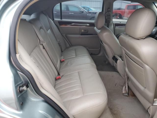 2004 Lincoln Town Car Executive