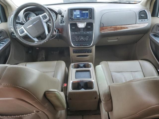 2011 Chrysler Town & Country Touring L