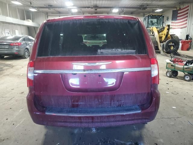 2014 Chrysler Town & Country Touring L