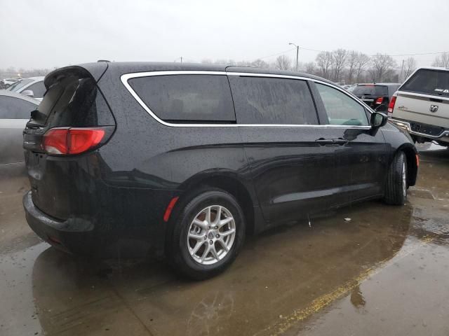 2024 Chrysler Voyager LX