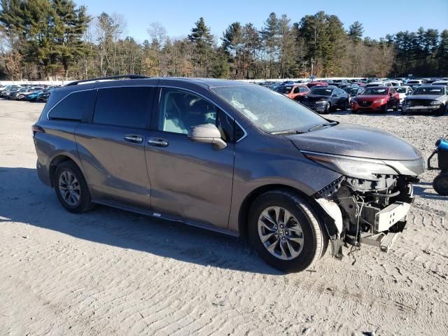 2021 Toyota Sienna XLE