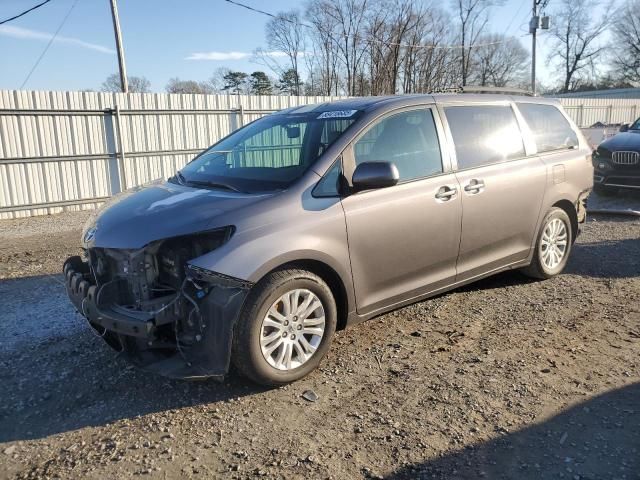 2013 Toyota Sienna XLE