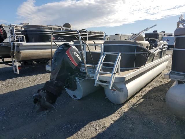 2019 Bennington Marine Pontoon