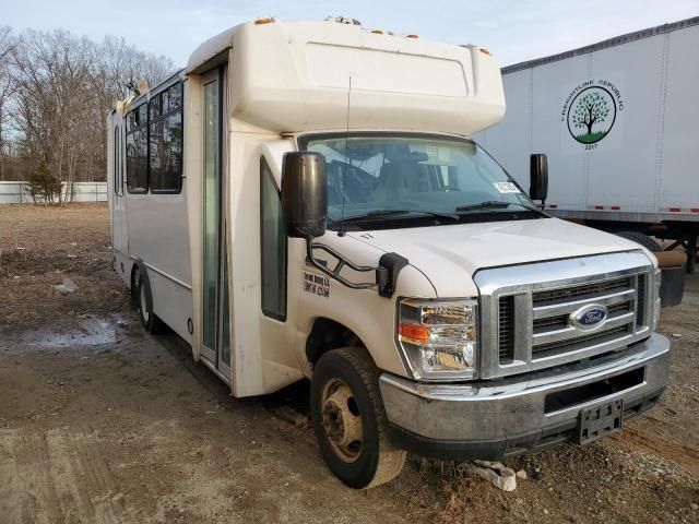 2019 Ford Econoline E350 Super Duty Cutaway Van