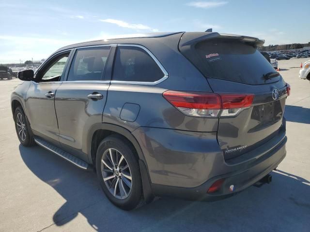 2019 Toyota Highlander SE