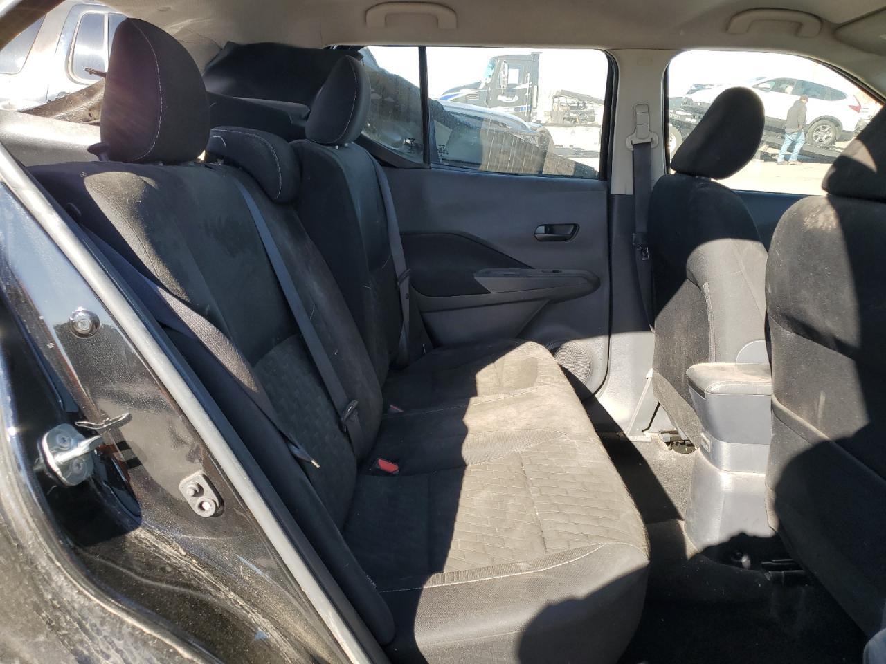 2022 Nissan Kicks s