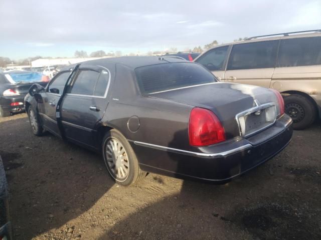 2005 Lincoln Town Car Signature Long Wheelbase