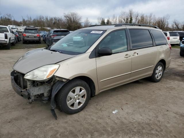 2004 Toyota Sienna CE