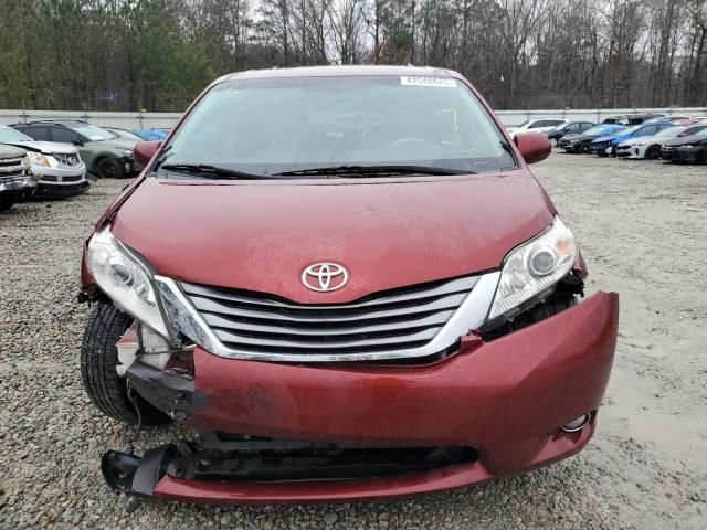 2013 Toyota Sienna XLE