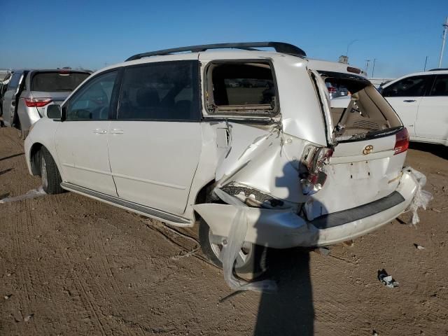 2004 Toyota Sienna XLE