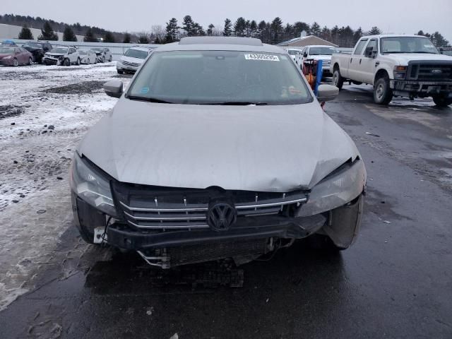 2014 Volkswagen Passat SE