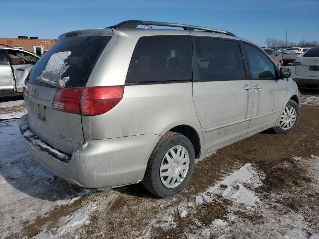 2004 Toyota Sienna CE