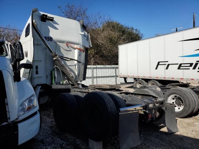 2006 Freightliner Conventional Columbia