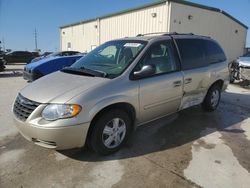 Chrysler Vehiculos salvage en venta: 2005 Chrysler Town & Country LX