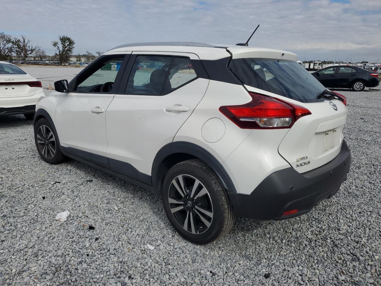 2020 Nissan Kicks sv