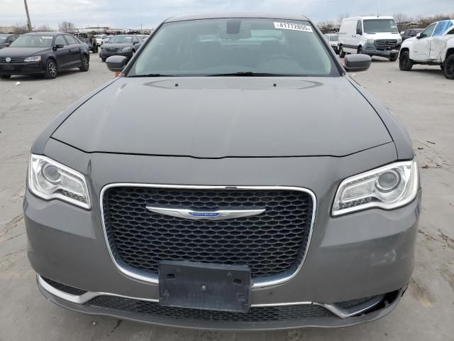 2018 Chrysler 300 Touring