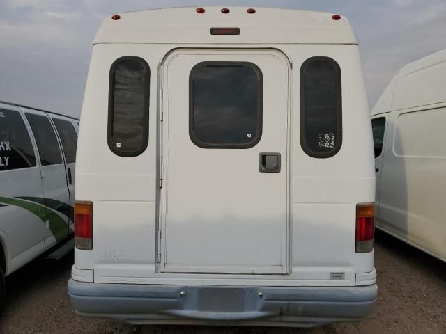 2001 Ford Econoline E350 Super Duty Cutaway Van