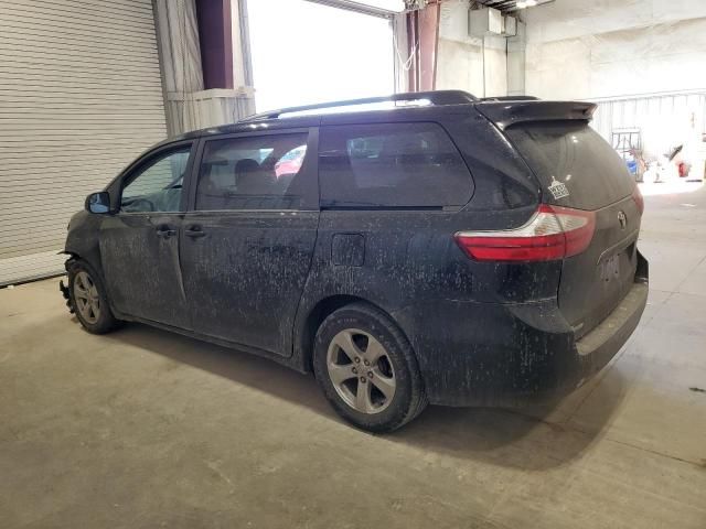 2017 Toyota Sienna LE