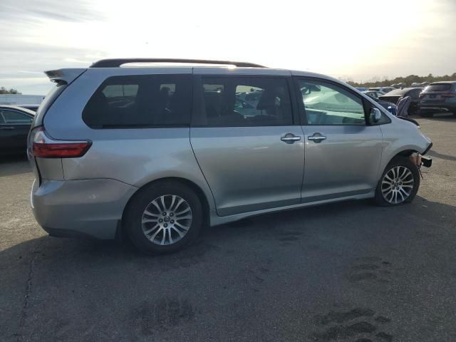 2019 Toyota Sienna XLE