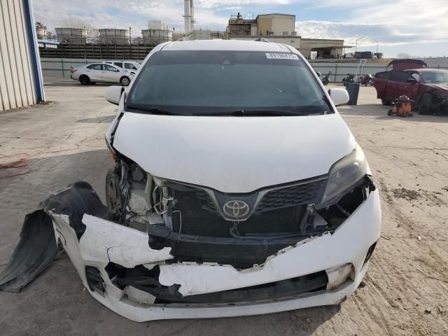 2018 Toyota Sienna SE