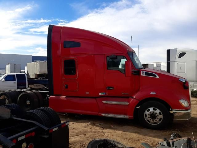 2018 Kenworth Construction T680